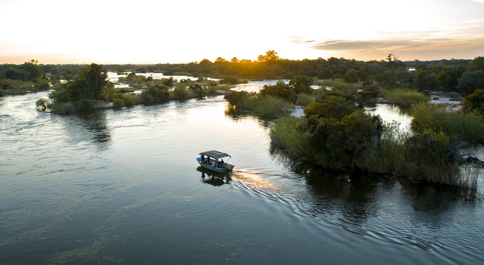 Botswana rivertour and sundowner