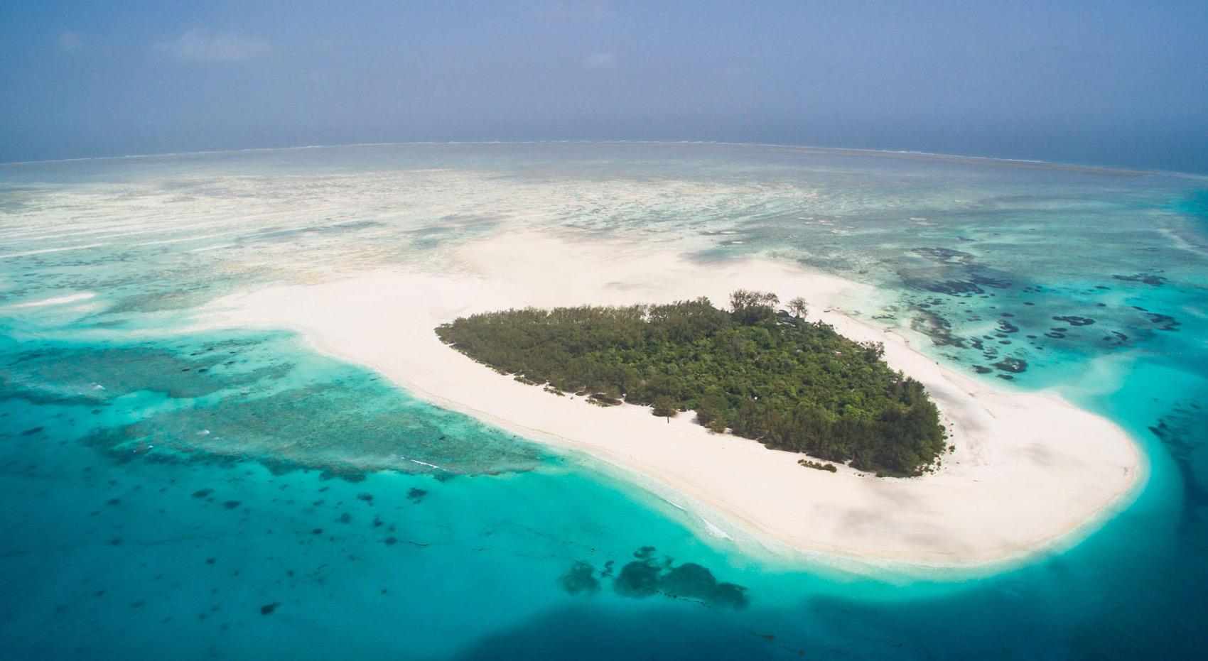 Eine Luftaufnahme von Mnemba Island.