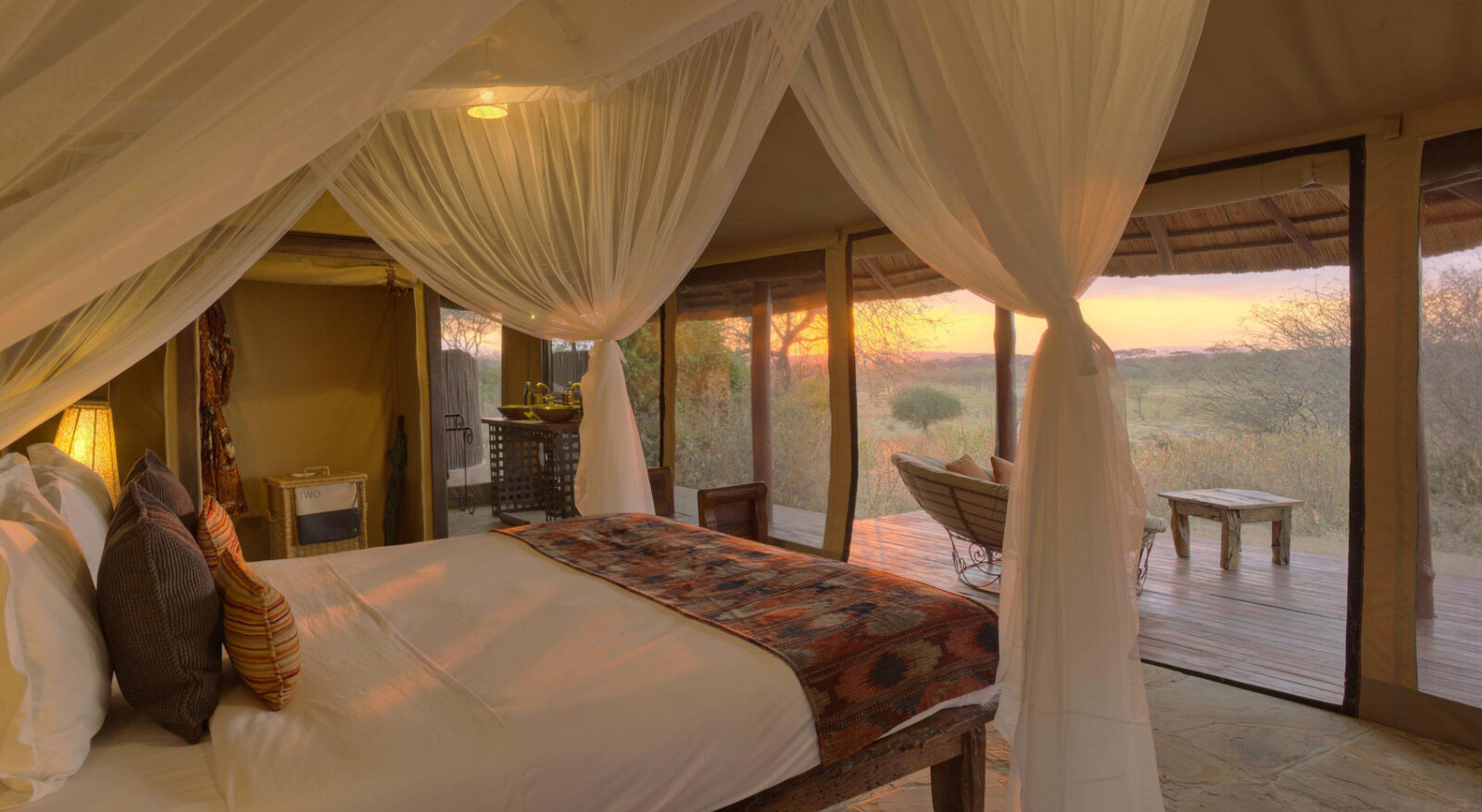 Das Innere eines Zelts im Olivers Camp im Tarangire Nationalpark.